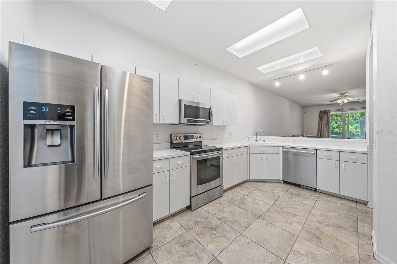Image 11 of 39 For 22128 Little Lagoon Court