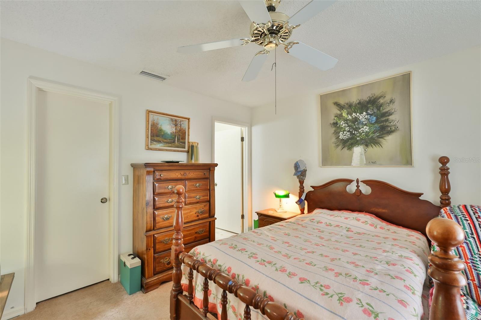 Image 17 of 82 For 2102 Harringay Street 449