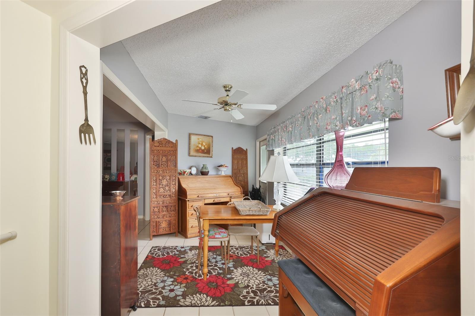 Image 23 of 82 For 2102 Harringay Street 449