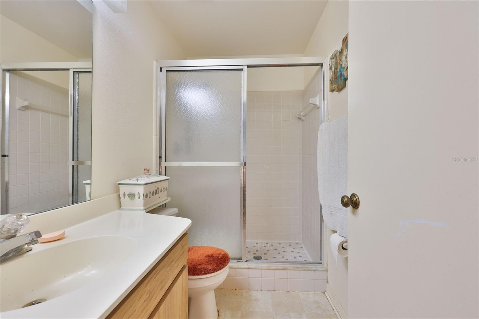 Image 27 of 82 For 2102 Harringay Street 449