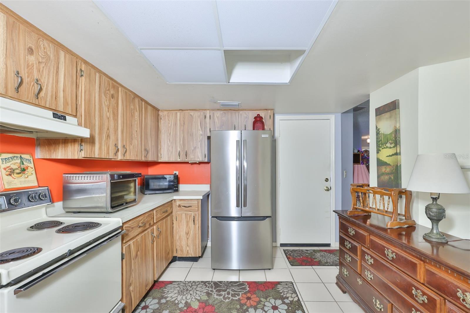 Image 6 of 82 For 2102 Harringay Street 449