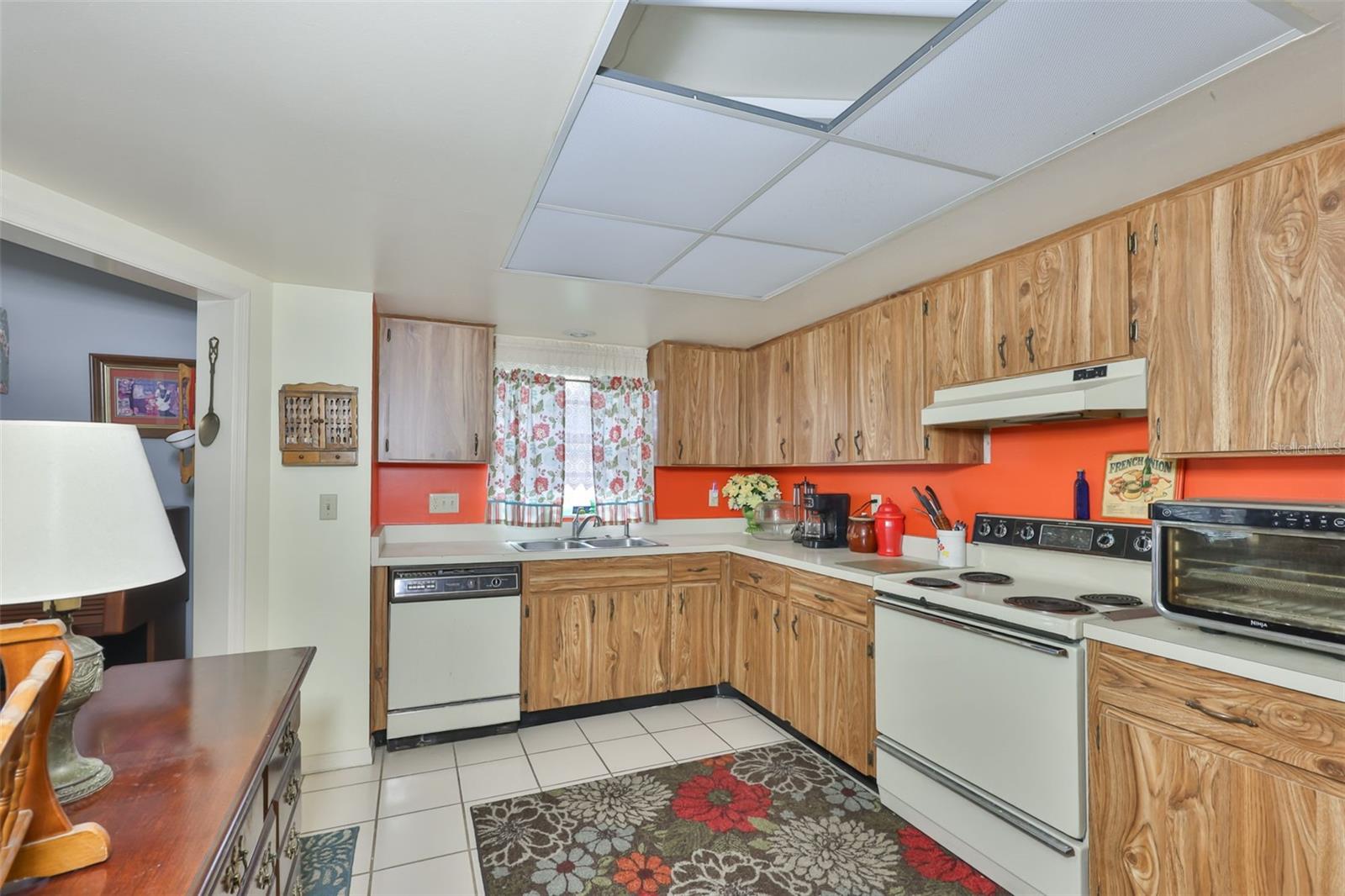 Image 8 of 82 For 2102 Harringay Street 449