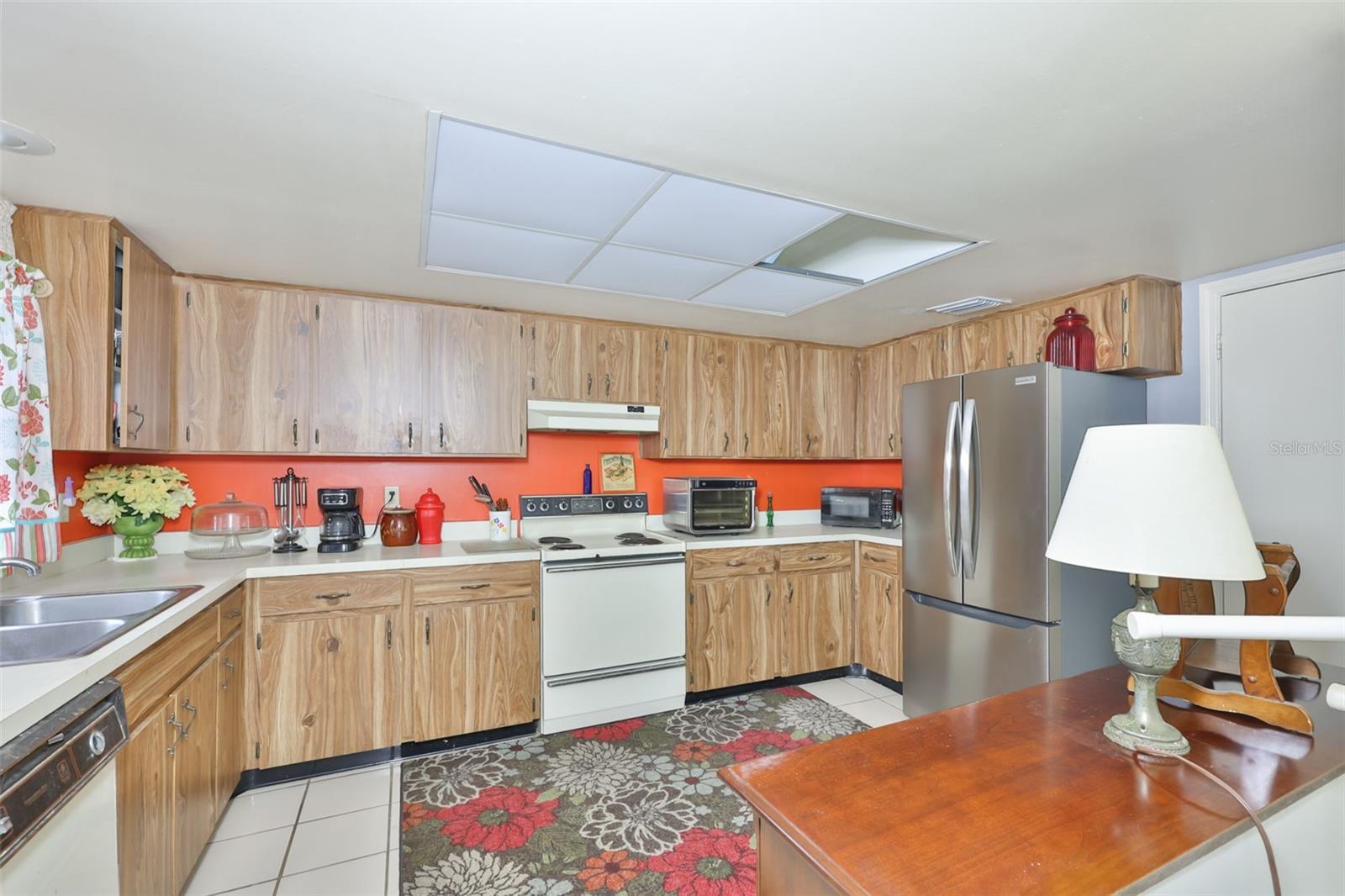 Image 9 of 82 For 2102 Harringay Street 449
