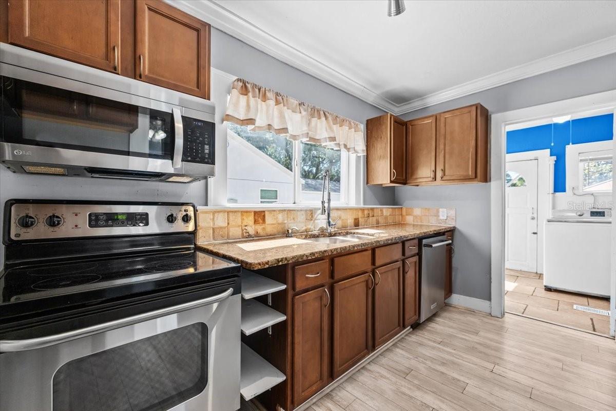 Image 17 of 38 For 5110 Emerson Avenue S