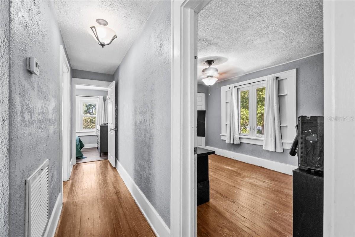 Image 22 of 38 For 5110 Emerson Avenue S