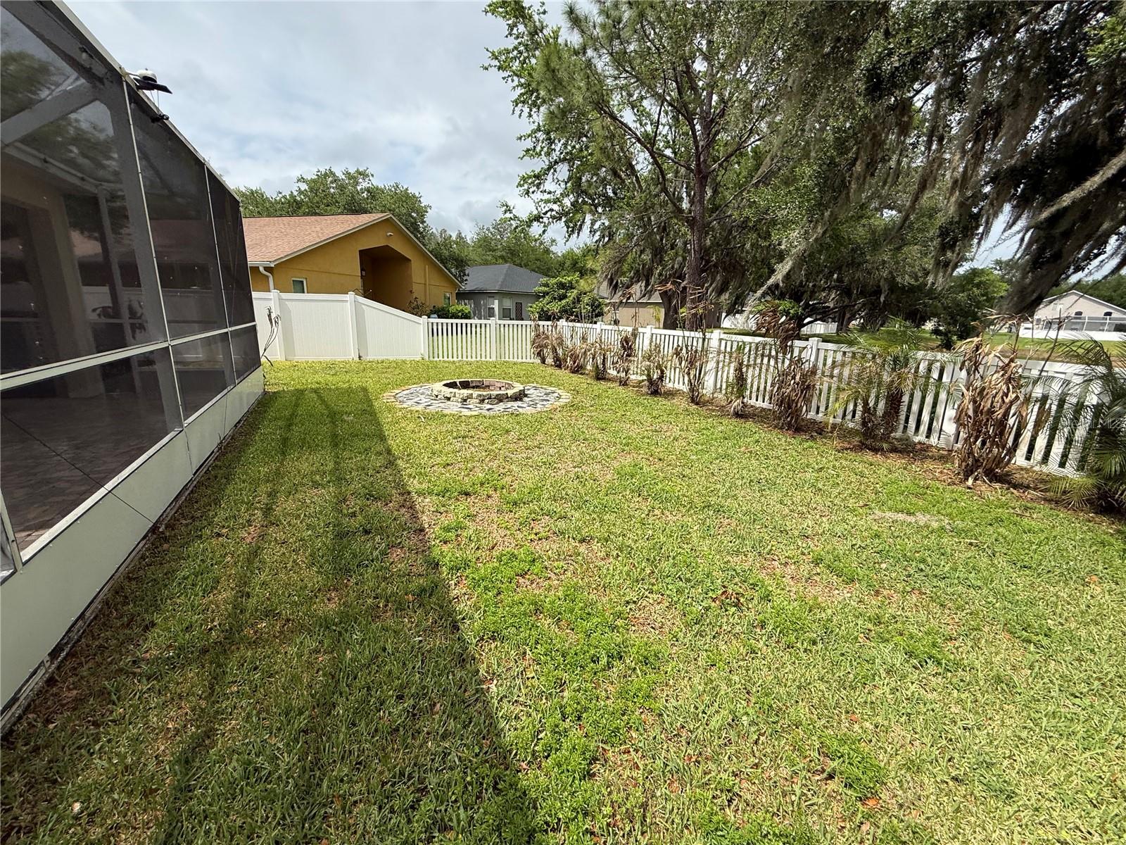 Image 23 of 26 For 10427 Lucaya Drive