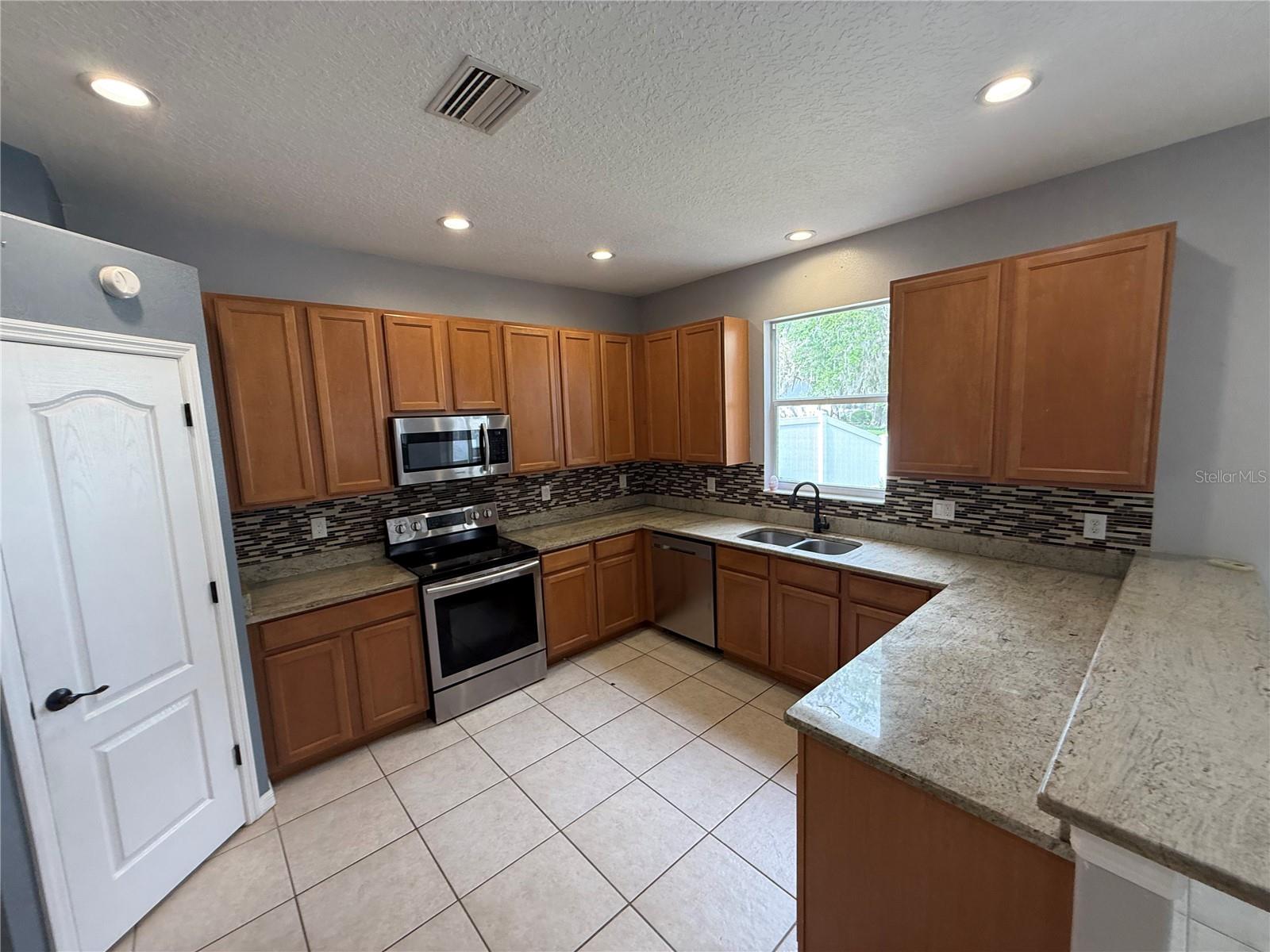 Image 4 of 26 For 10427 Lucaya Drive