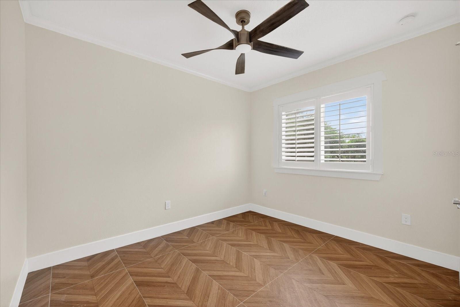 Listing photo id 22 for 6706 S Sterling Ave Sterling Avenue