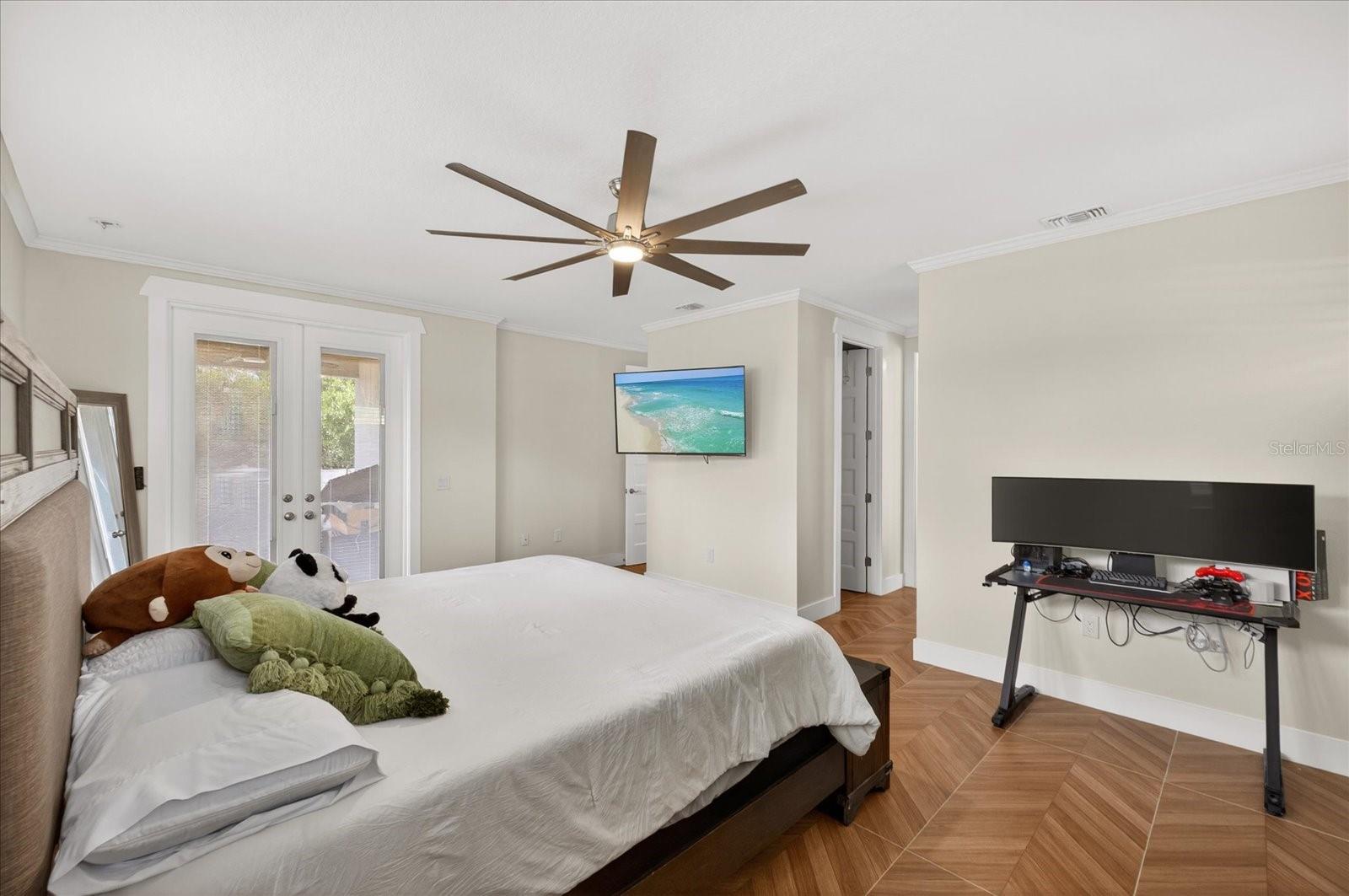 Listing photo id 25 for 6706 S Sterling Ave Sterling Avenue