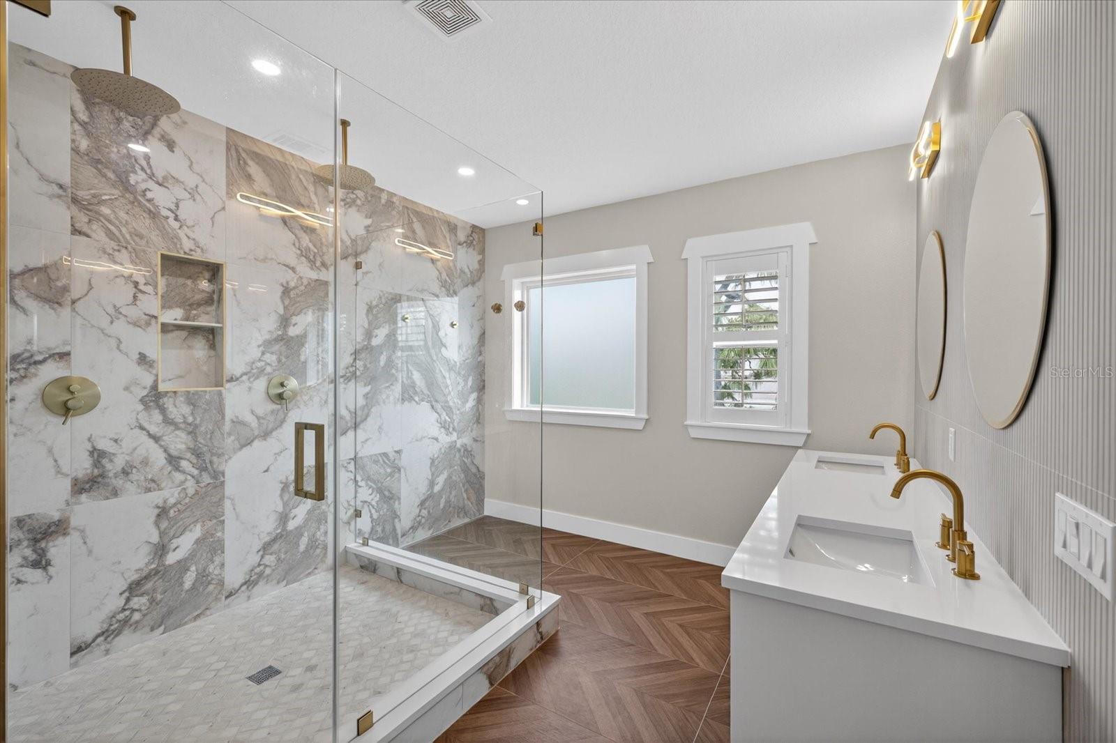Listing photo id 31 for 6706 S Sterling Ave Sterling Avenue