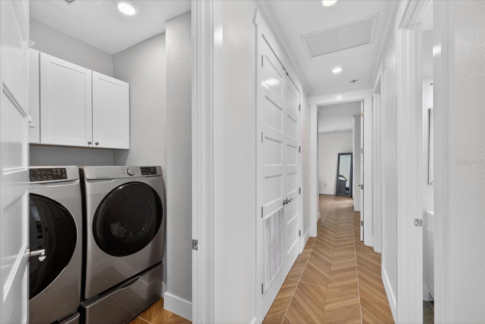 Listing photo id 34 for 6706 S Sterling Ave Sterling Avenue