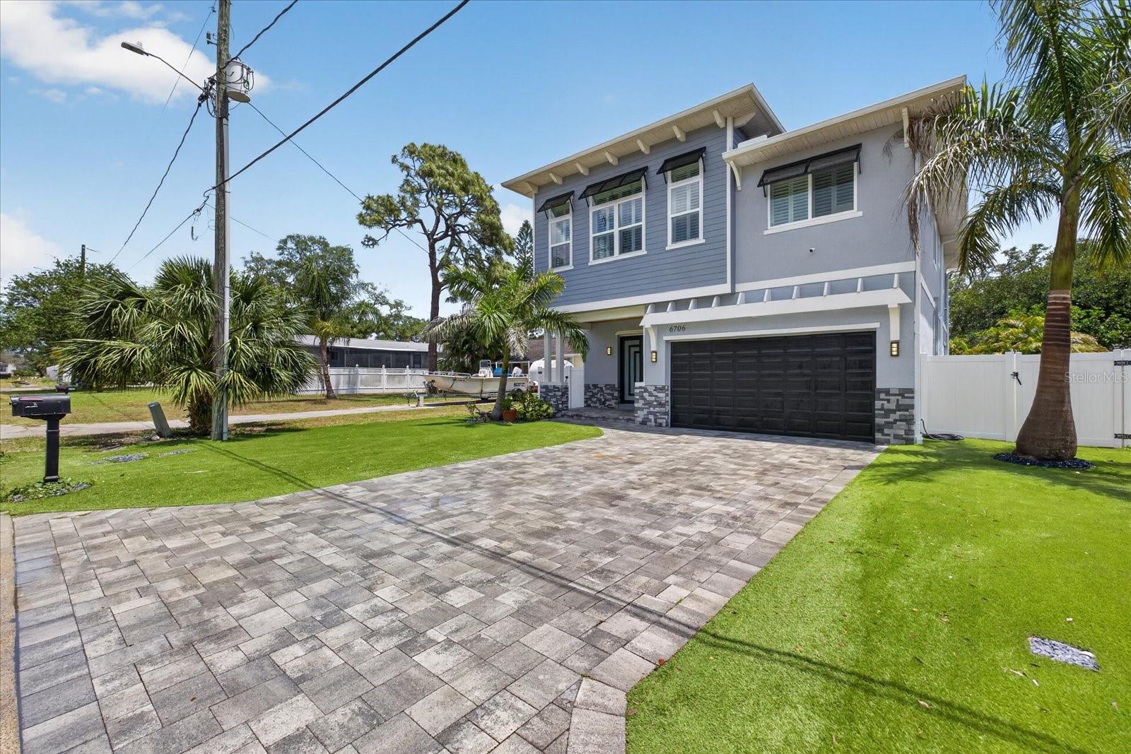Listing photo id 3 for 6706 S Sterling Ave Sterling Avenue