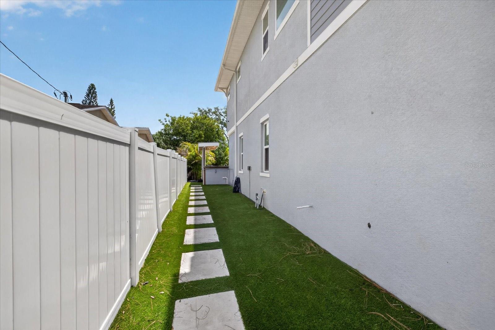 Listing photo id 48 for 6706 S Sterling Ave Sterling Avenue