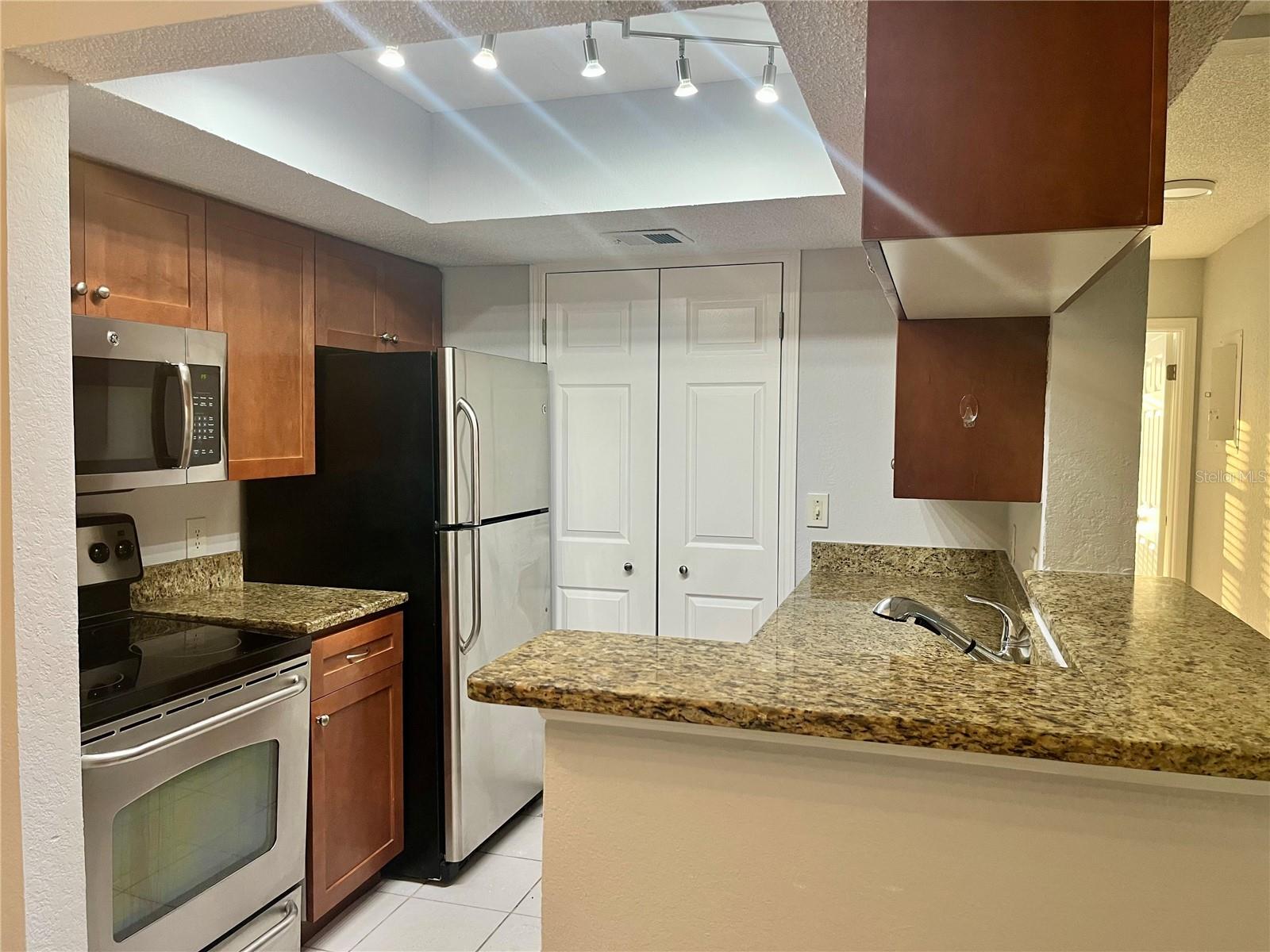 Image 2 of 21 For 10200 Gandy Boulevard N 1229
