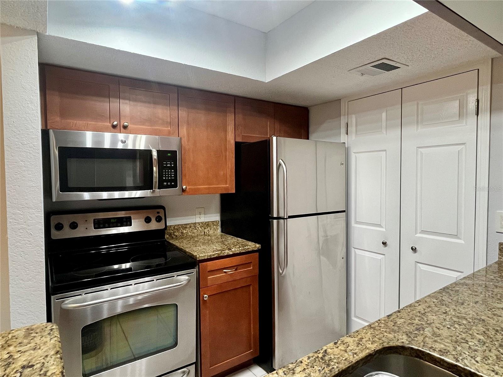 Image 4 of 21 For 10200 Gandy Boulevard N 1229