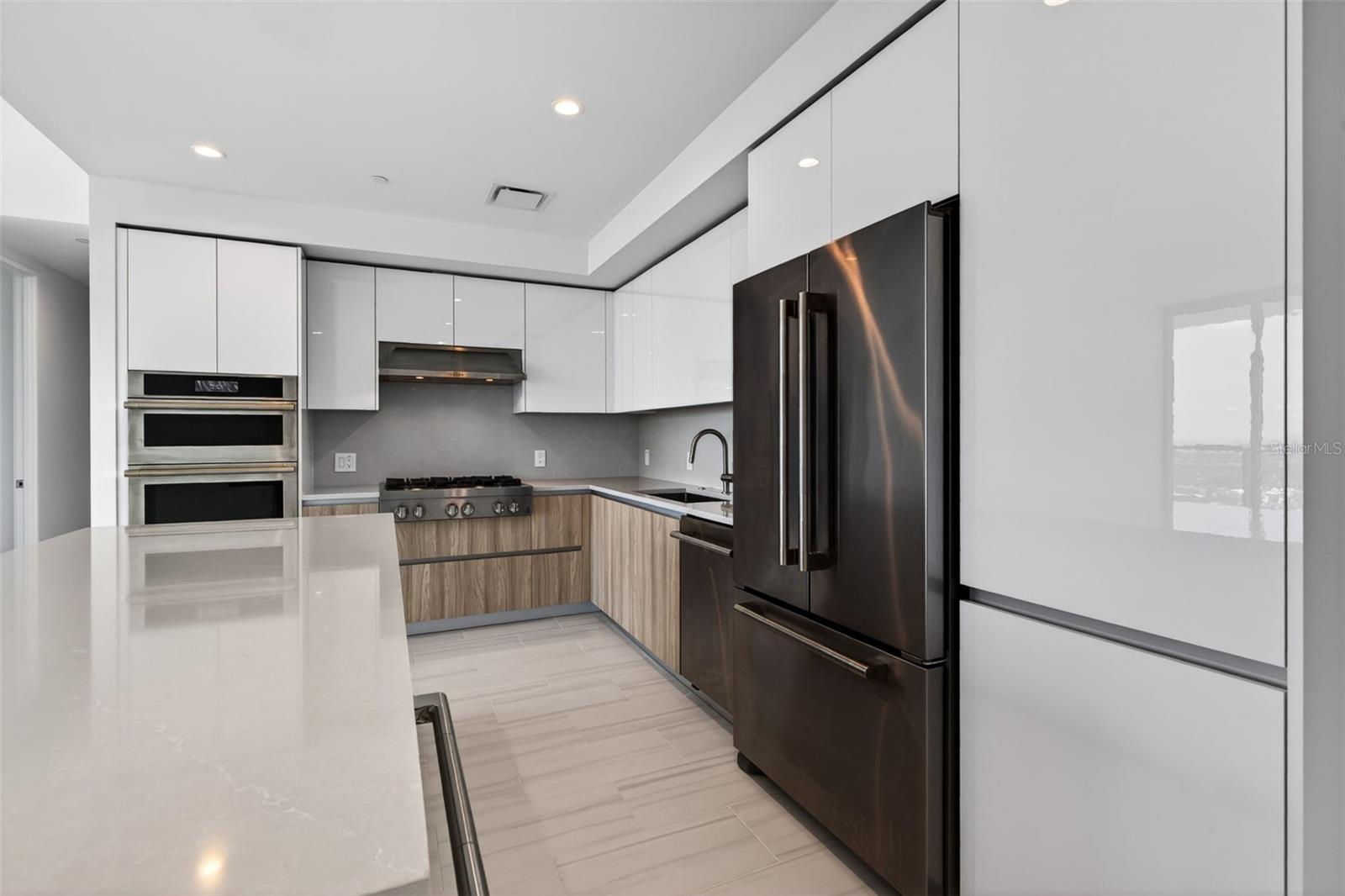 Image 11 of 52 For 400 Central Avenue 3706