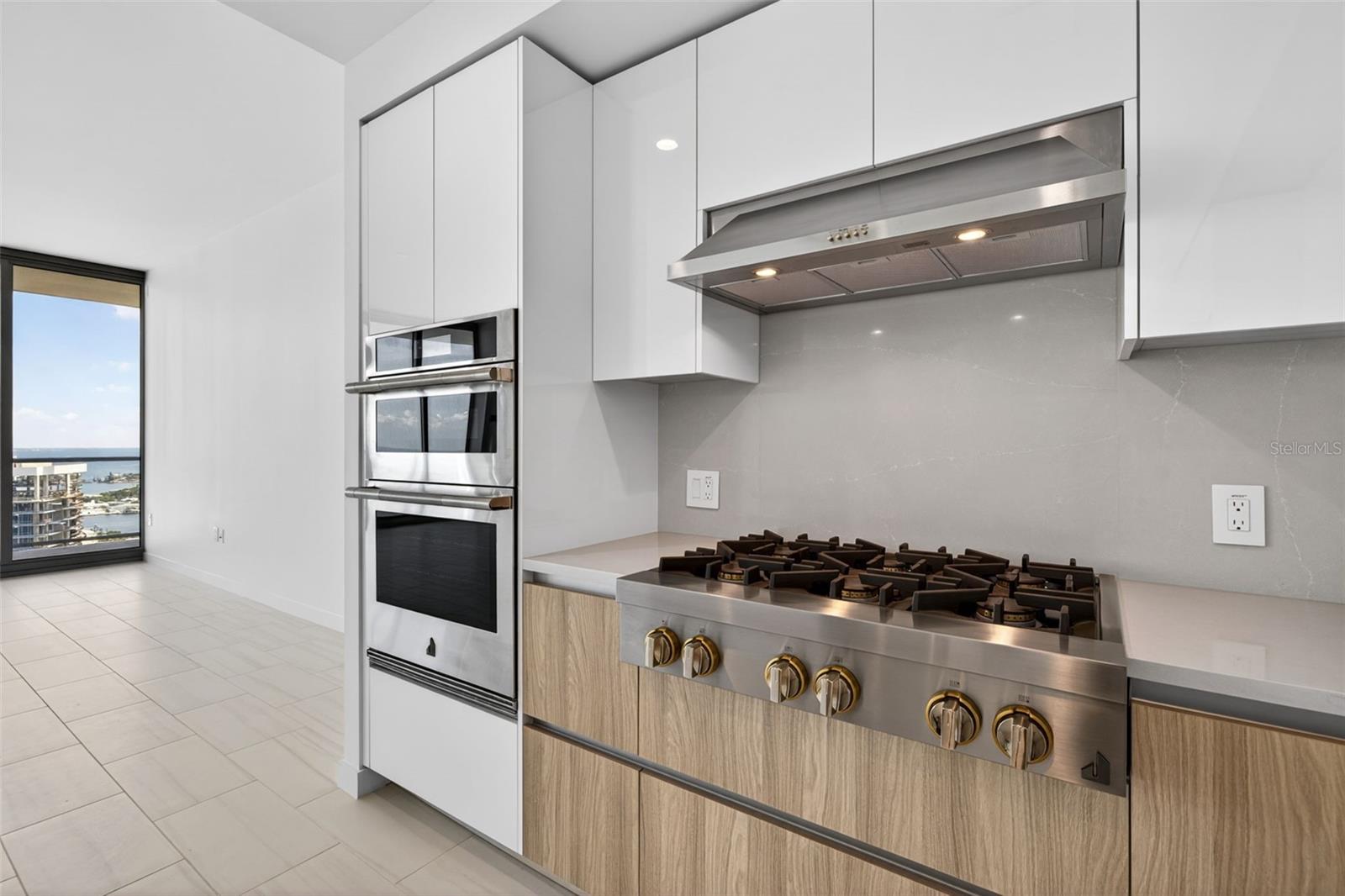 Image 13 of 52 For 400 Central Avenue 3706