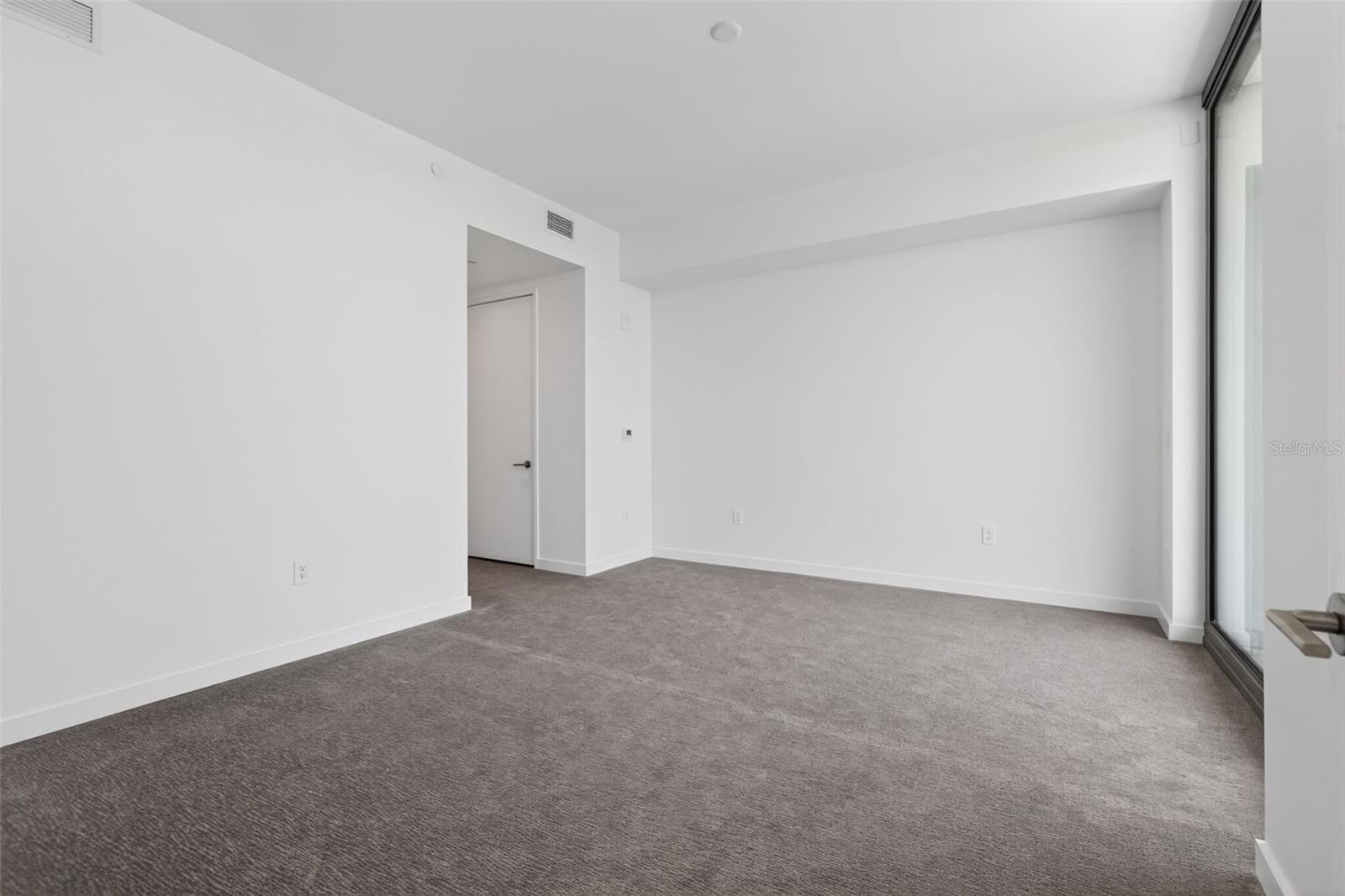 Image 16 of 52 For 400 Central Avenue 3706