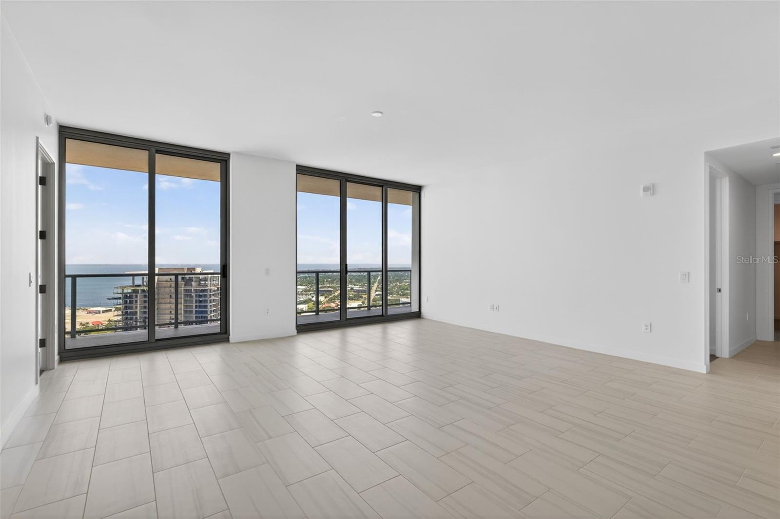 Image 7 of 52 For 400 Central Avenue 3706