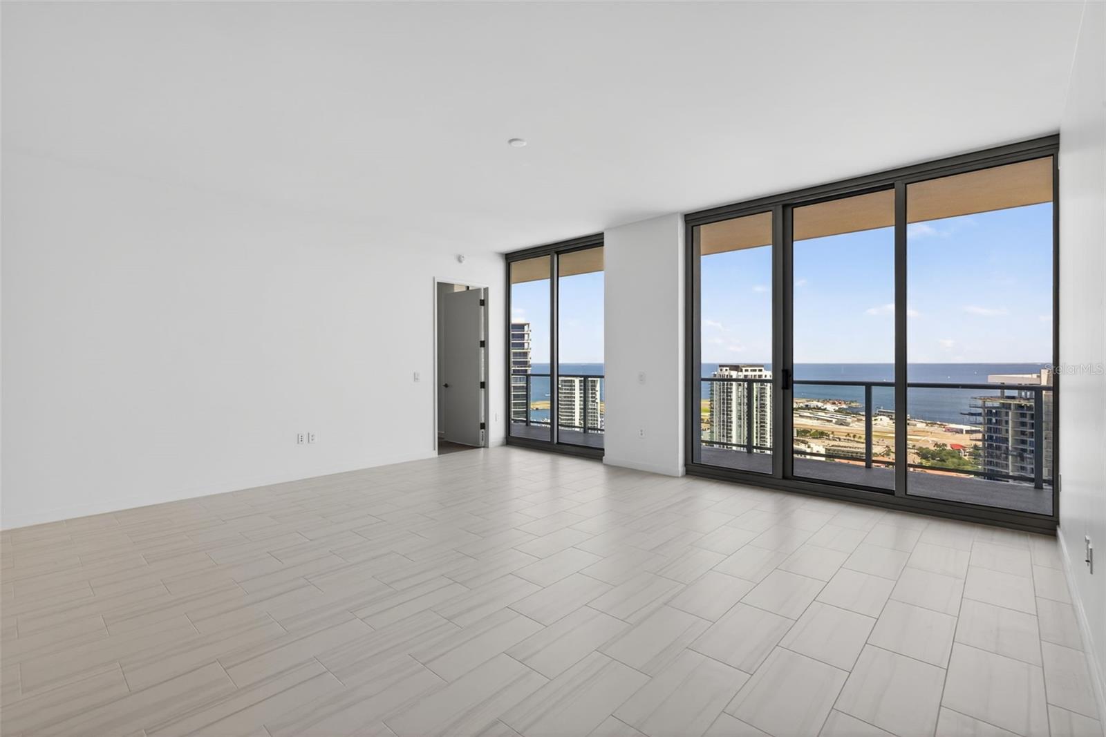 Image 8 of 52 For 400 Central Avenue 3706