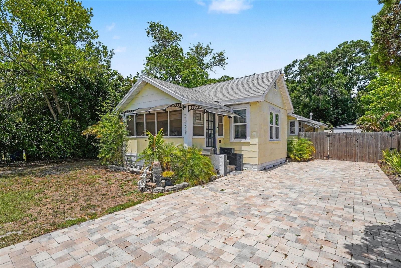 Details for 2827 9th Avenue N, ST PETERSBURG, FL 33713