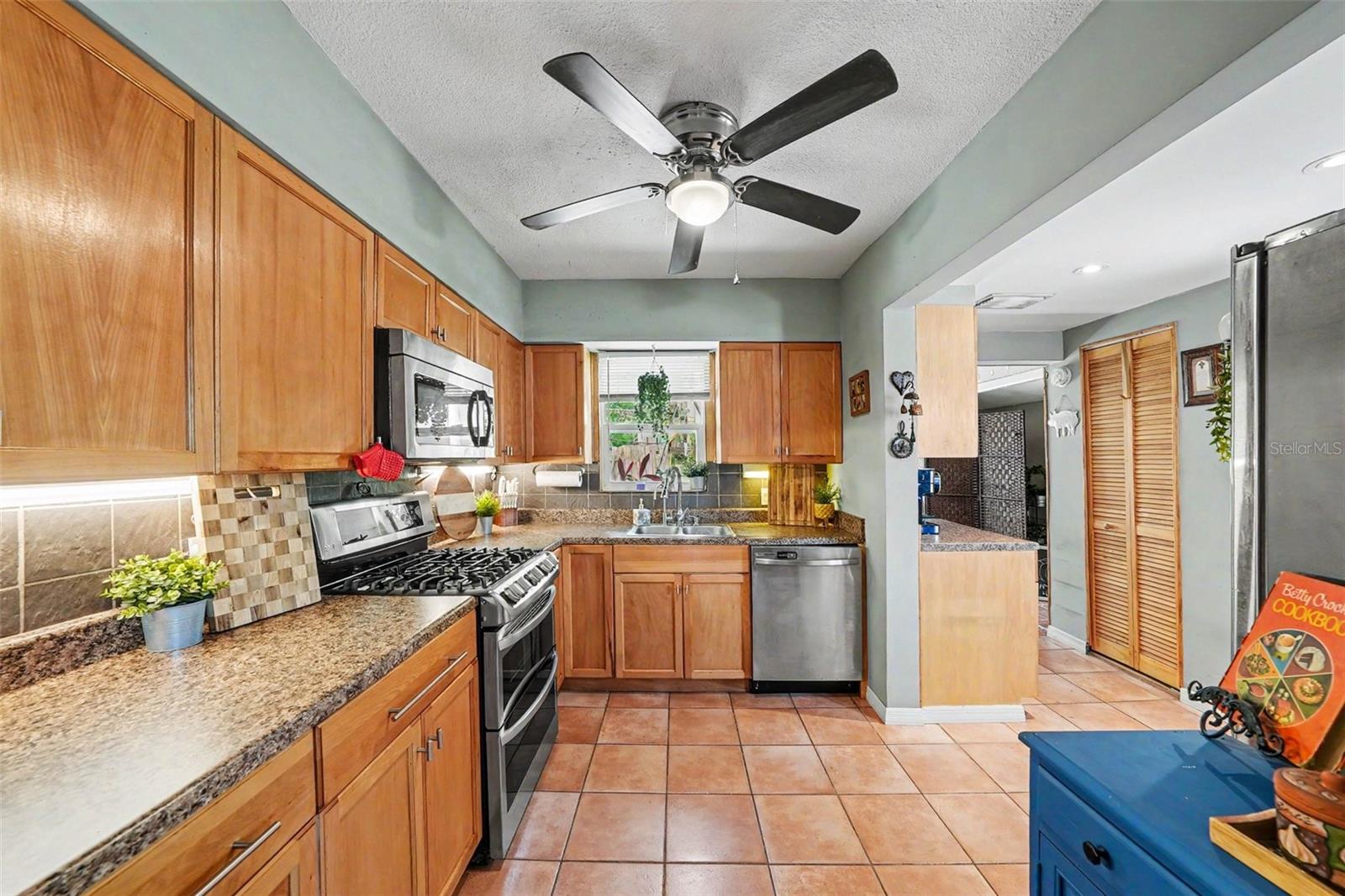 Image 10 of 32 For 2827 9th Avenue N