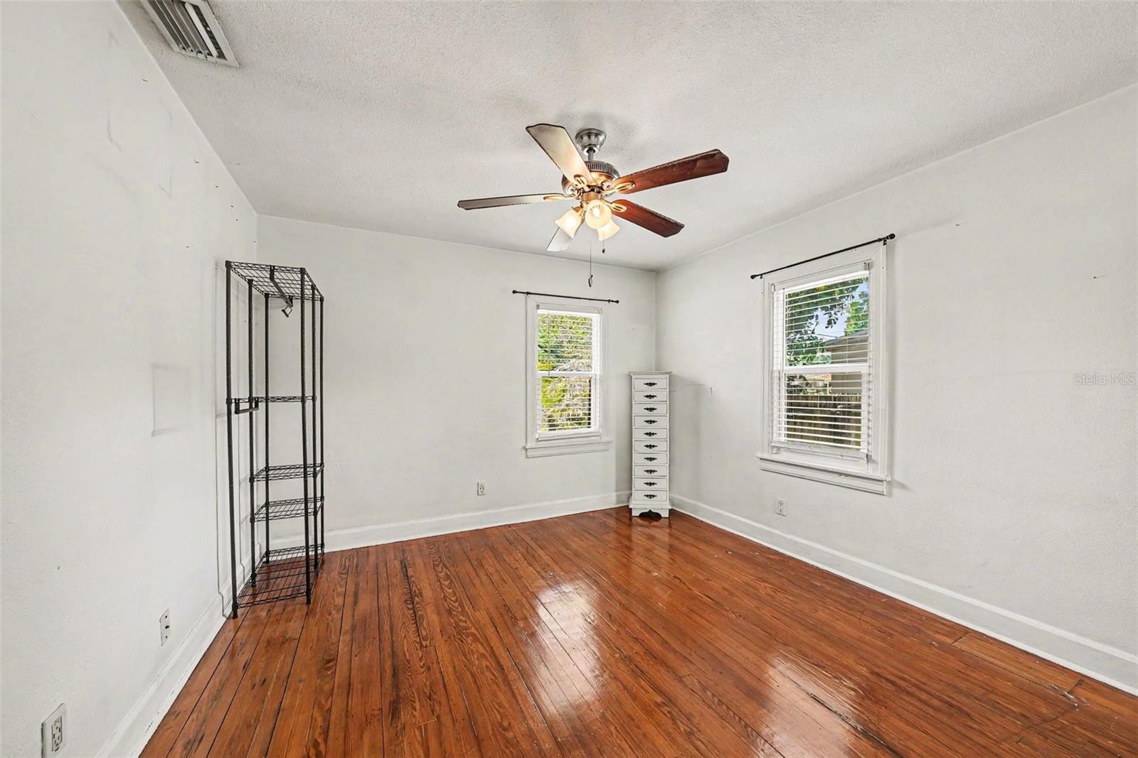 Image 15 of 32 For 2827 9th Avenue N