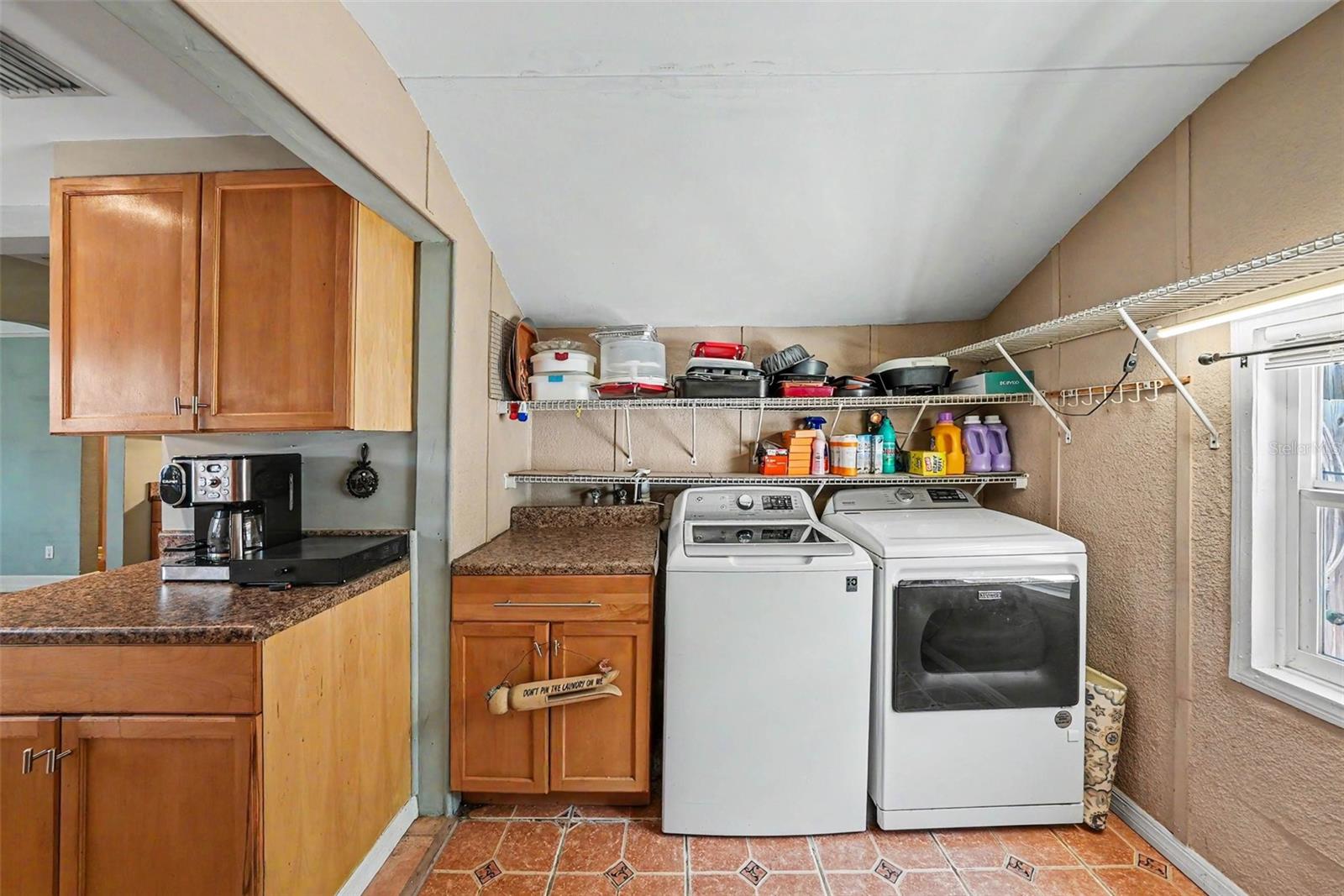 Image 18 of 32 For 2827 9th Avenue N