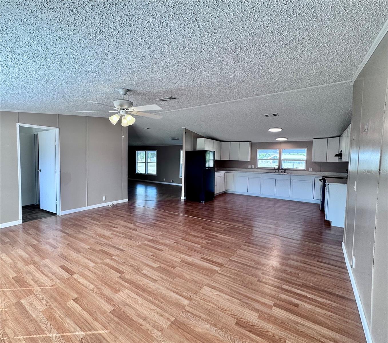 Image 5 of 25 For 4300 Meadow Ridge Avenue