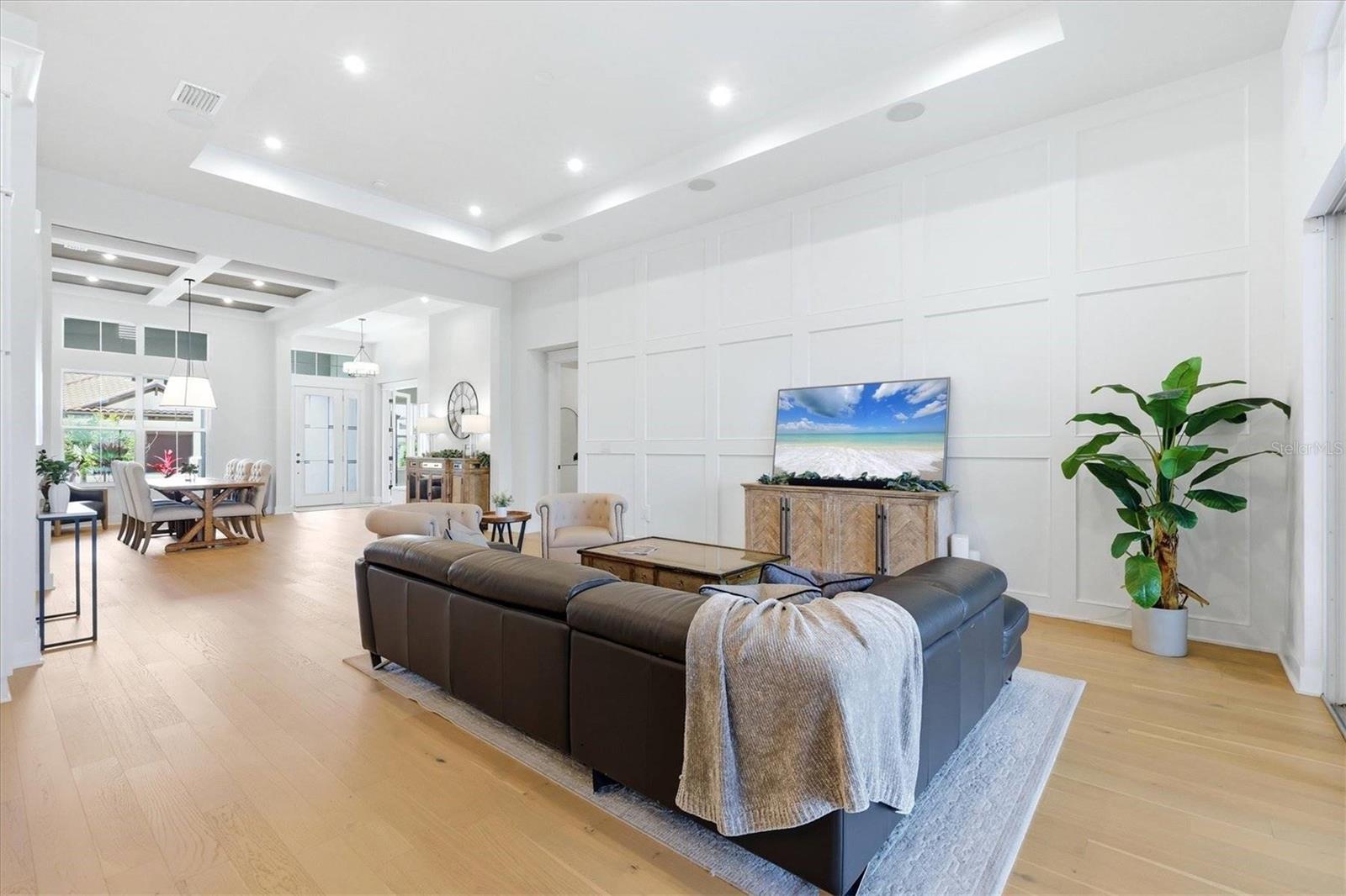 Image 14 of 43 For 8532 Beechlake Court