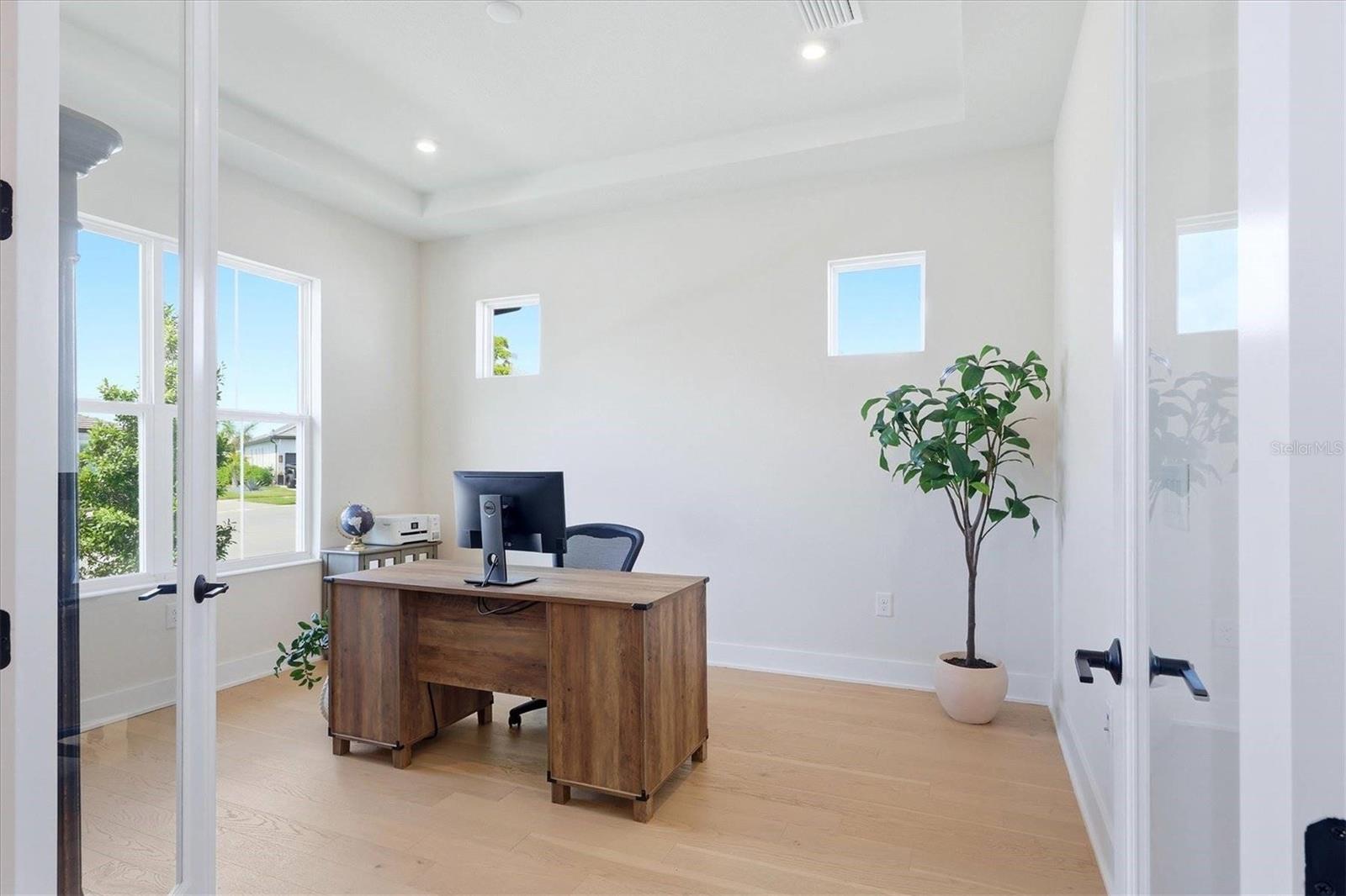Image 17 of 43 For 8532 Beechlake Court