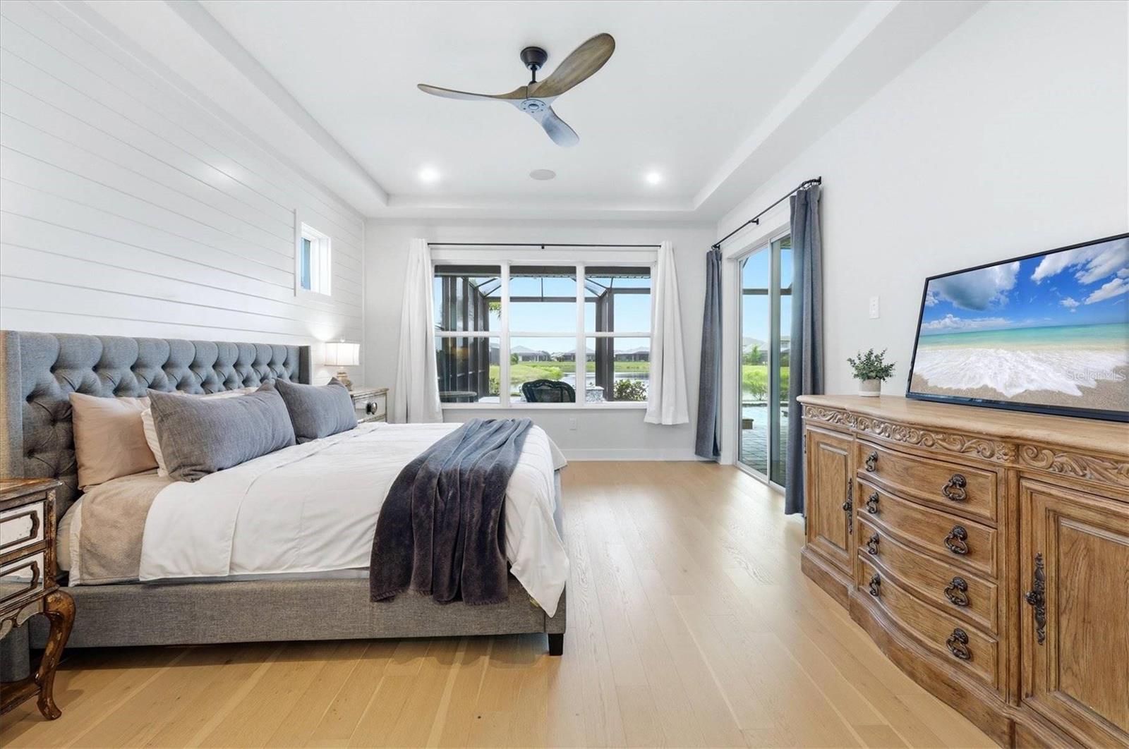Image 19 of 43 For 8532 Beechlake Court