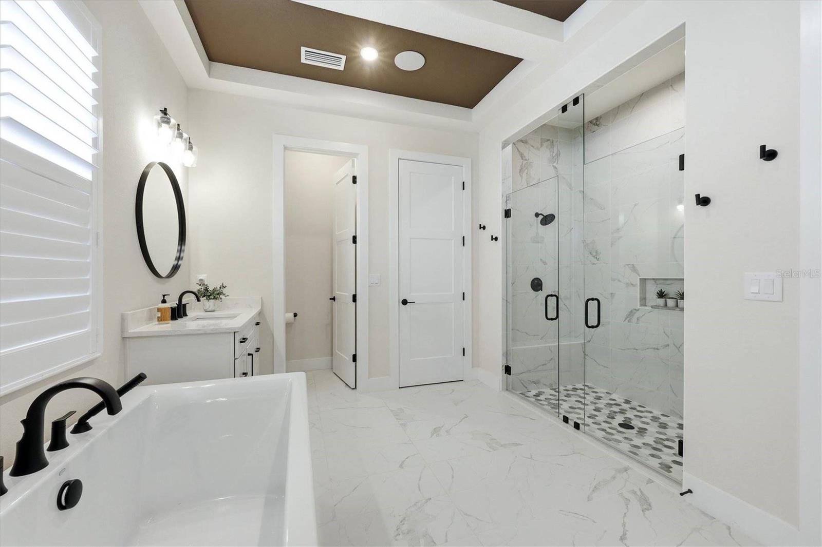 Image 23 of 43 For 8532 Beechlake Court