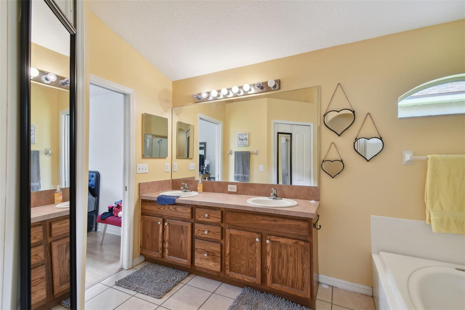Image 18 of 33 For 3216 Sago Point Court