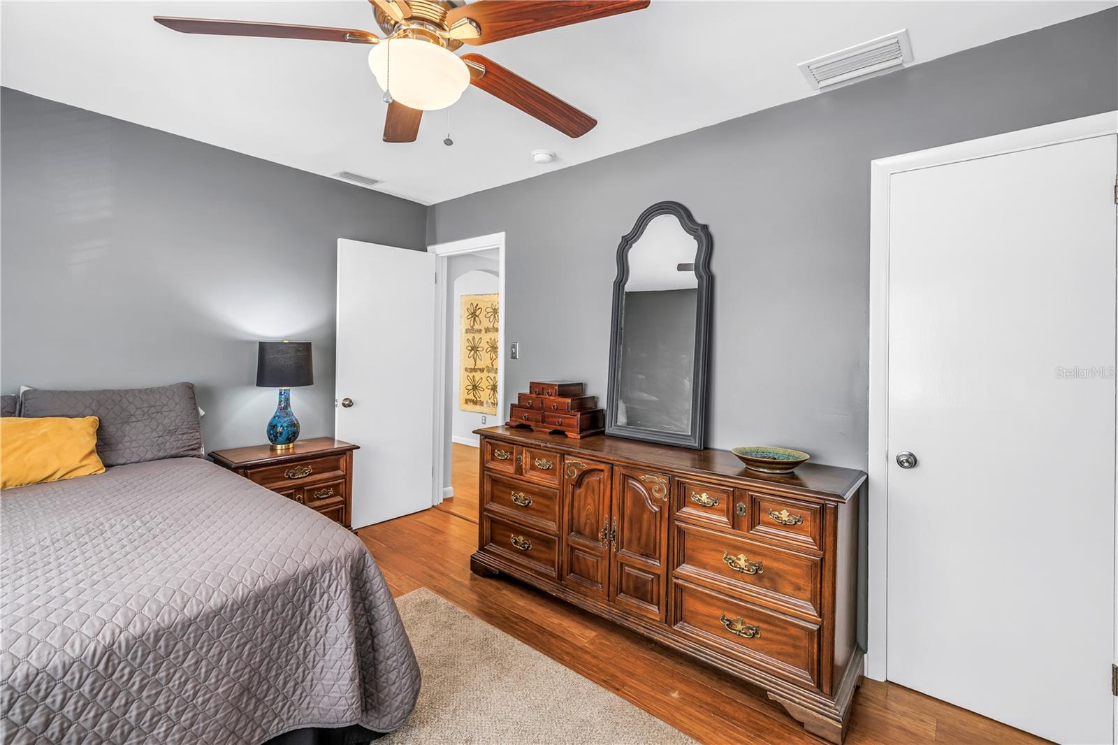 Image 10 of 70 For 2721 4th Avenue S