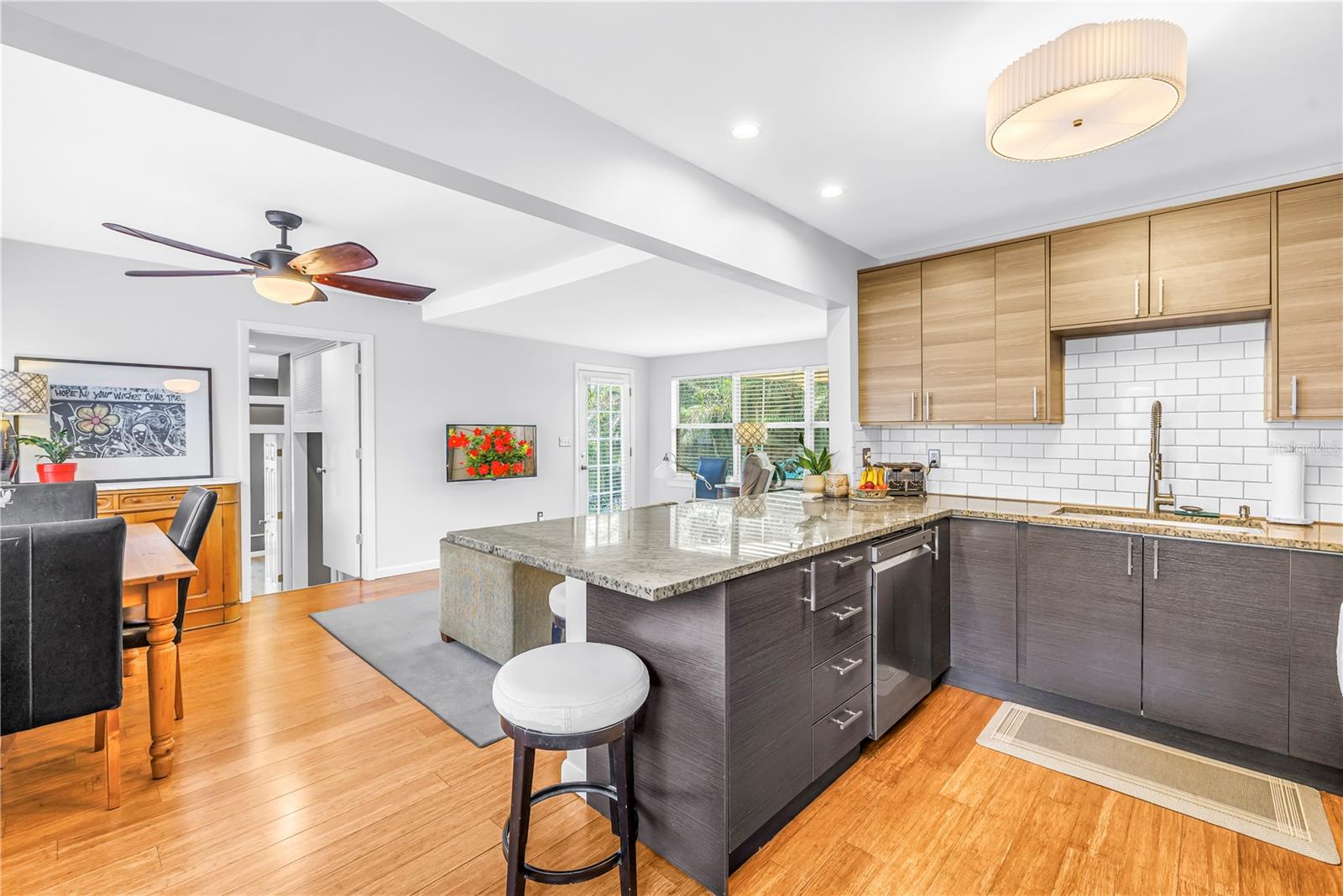 Image 14 of 70 For 2721 4th Avenue S