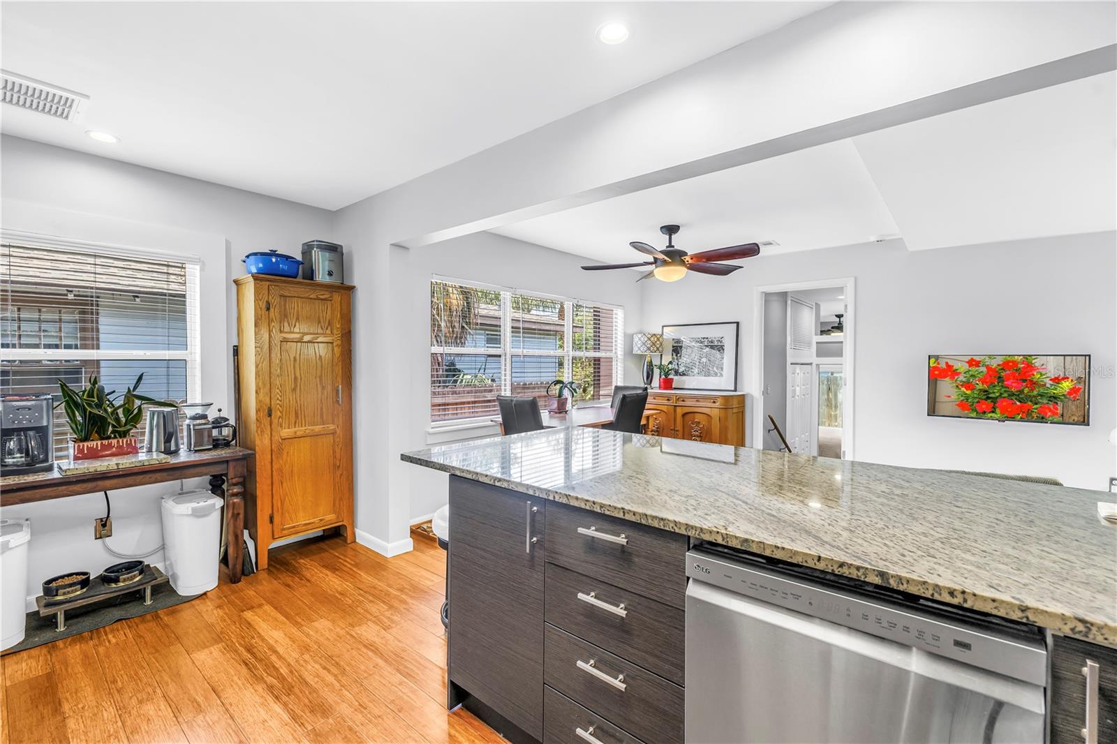 Image 15 of 70 For 2721 4th Avenue S