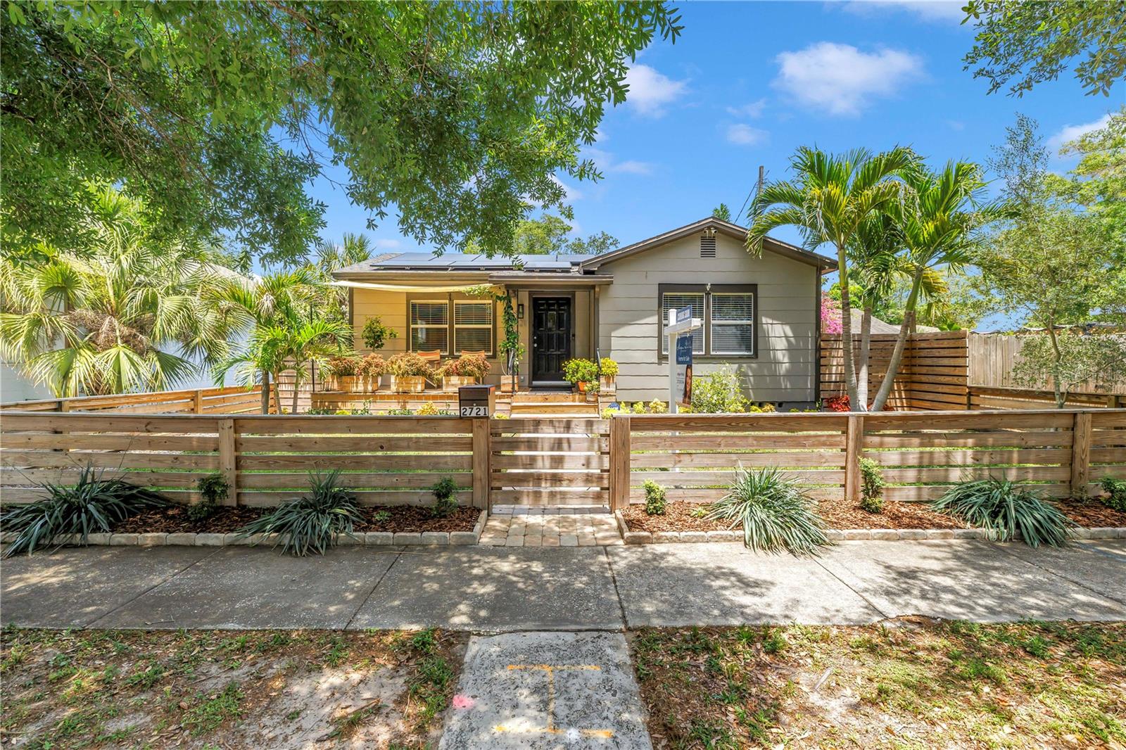 Image 2 of 70 For 2721 4th Avenue S