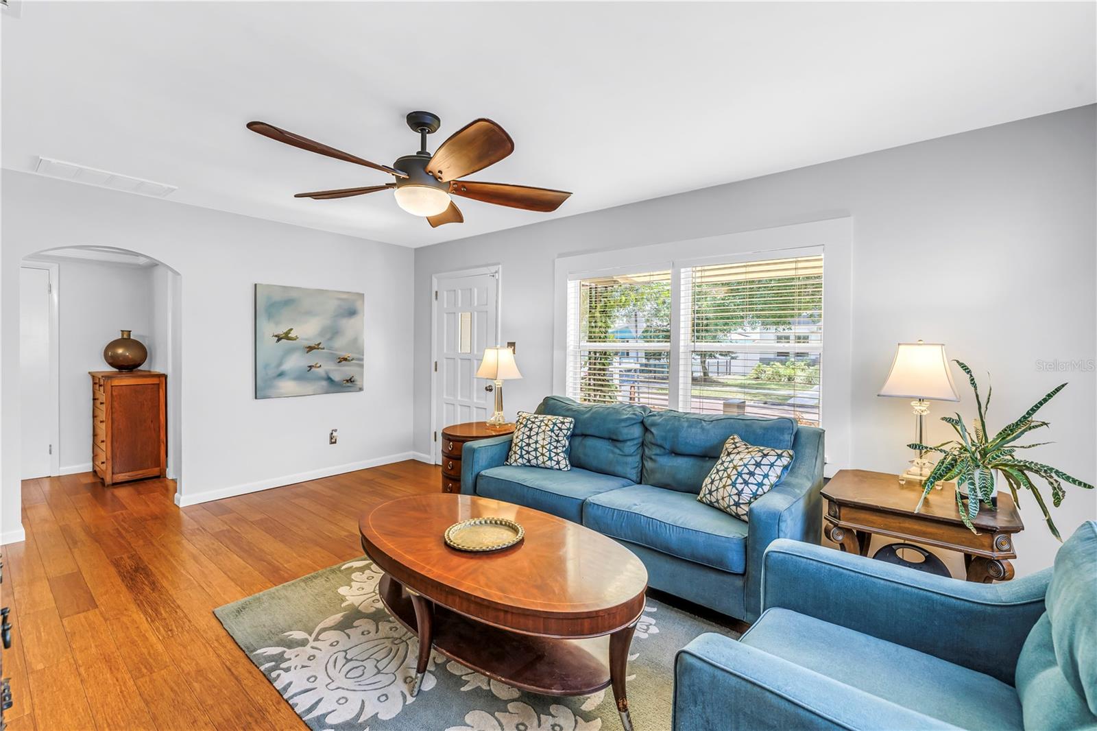 Image 4 of 70 For 2721 4th Avenue S