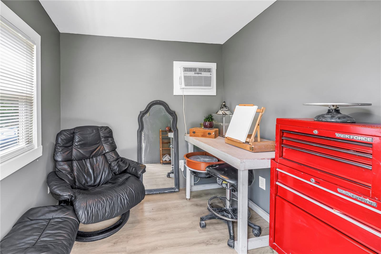 Image 42 of 70 For 2721 4th Avenue S