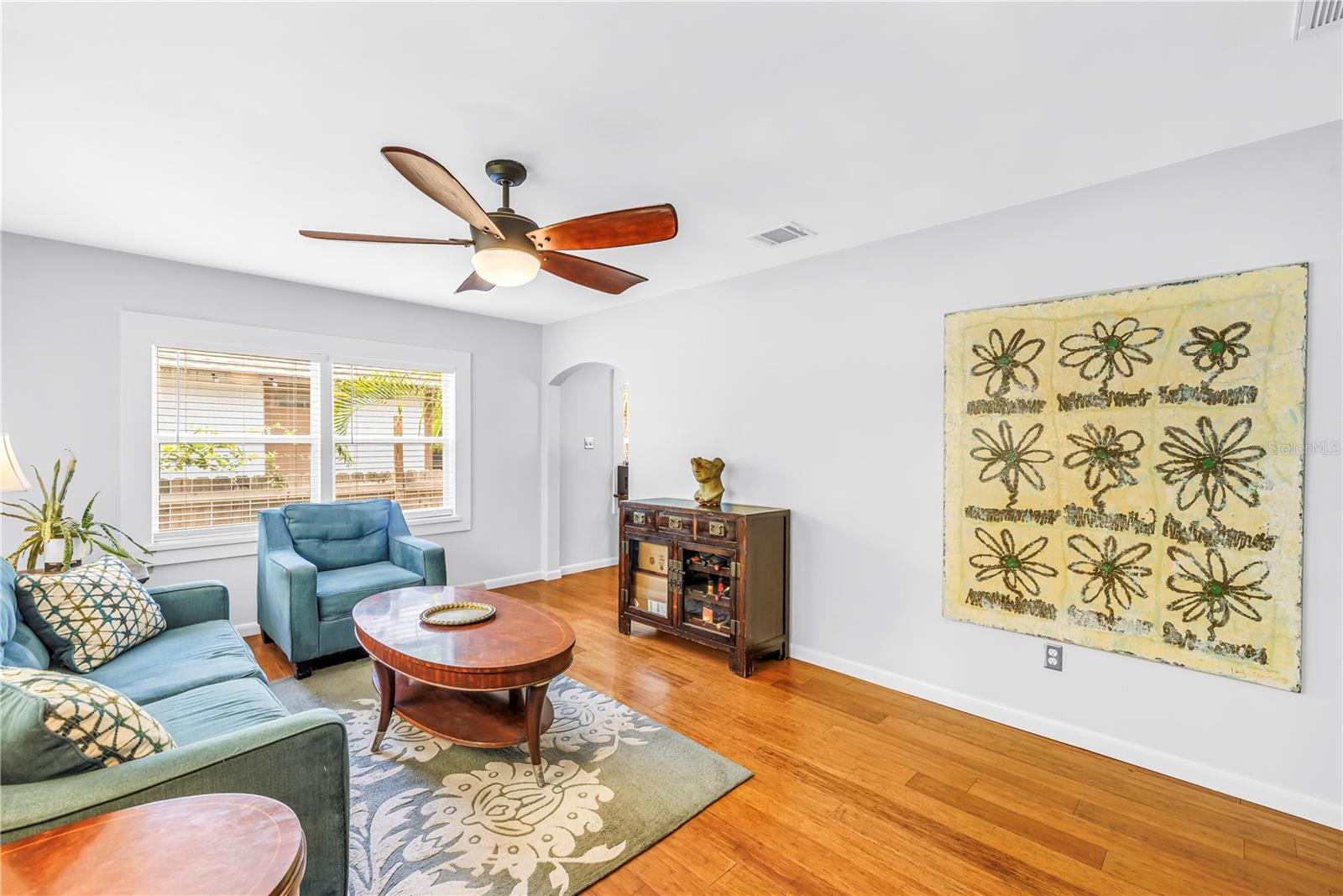 Image 5 of 70 For 2721 4th Avenue S