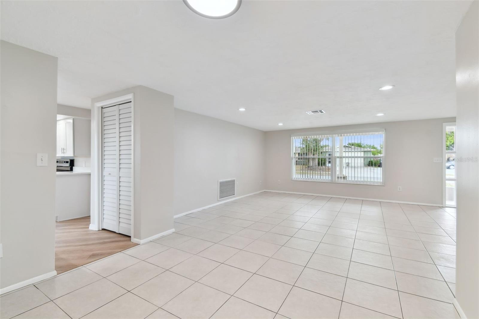 Image 10 of 56 For 4541 Daphne Street