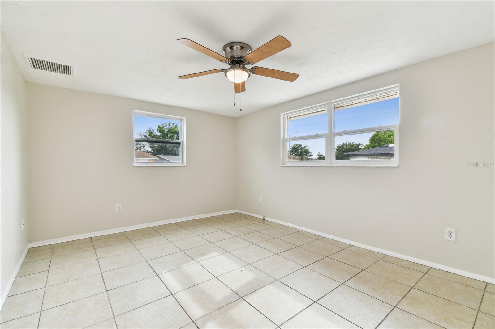 Image 20 of 56 For 4541 Daphne Street