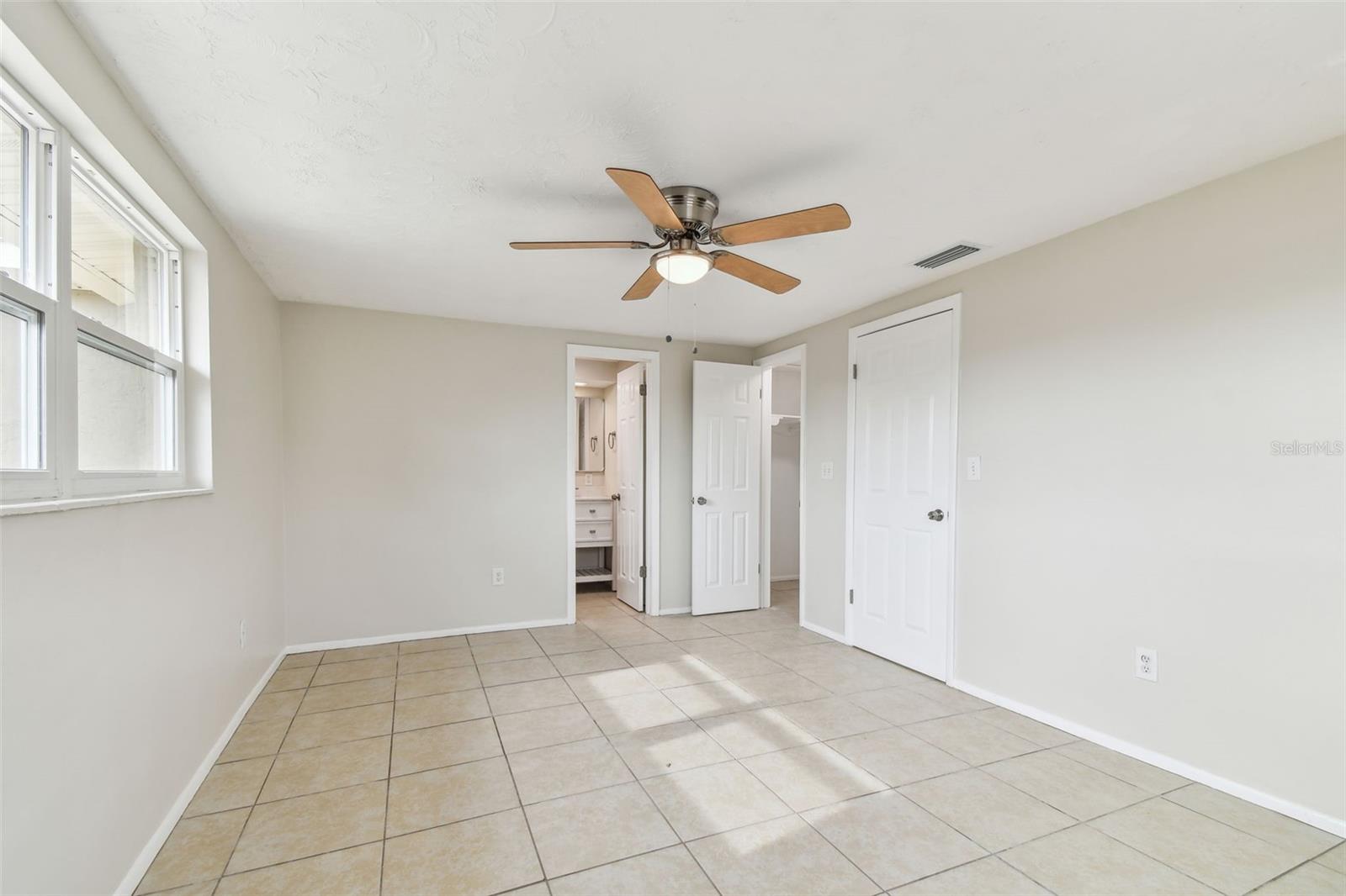 Image 22 of 56 For 4541 Daphne Street