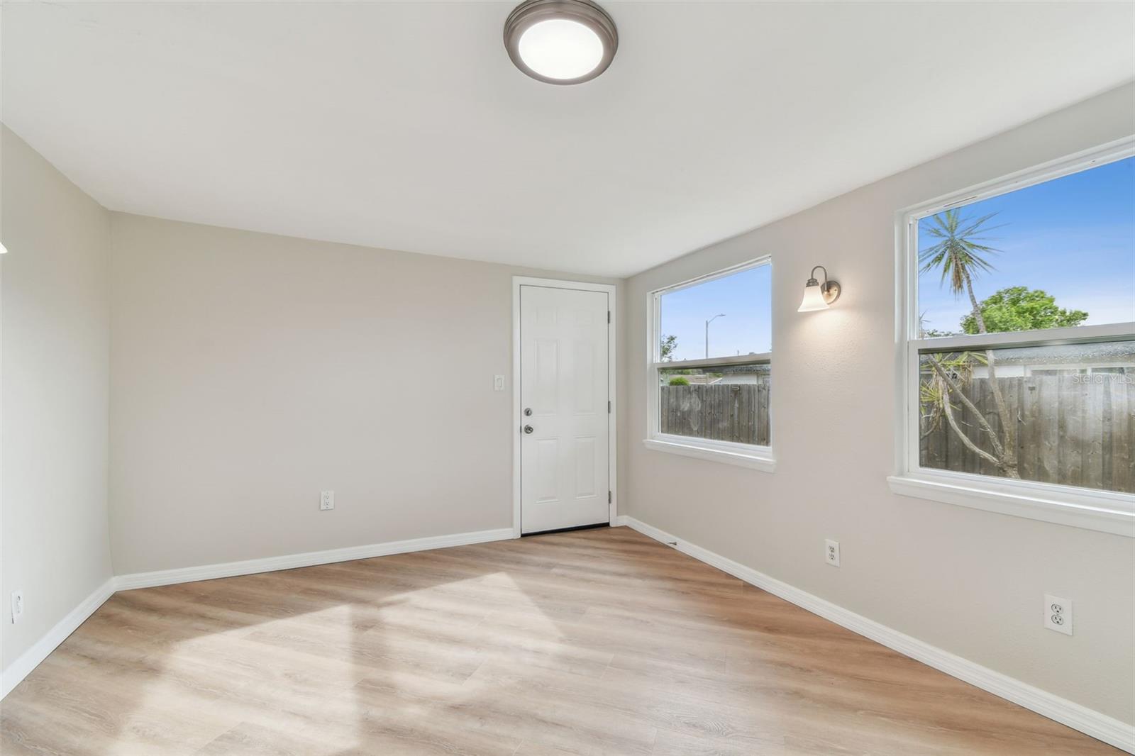 Image 40 of 56 For 4541 Daphne Street