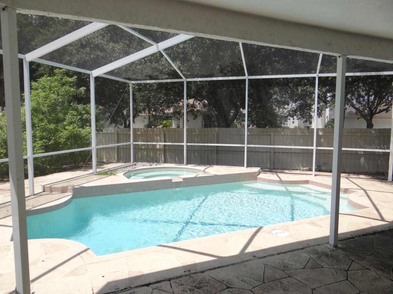 Image 10 of 18 For 17712 Hampshire Oak Drive