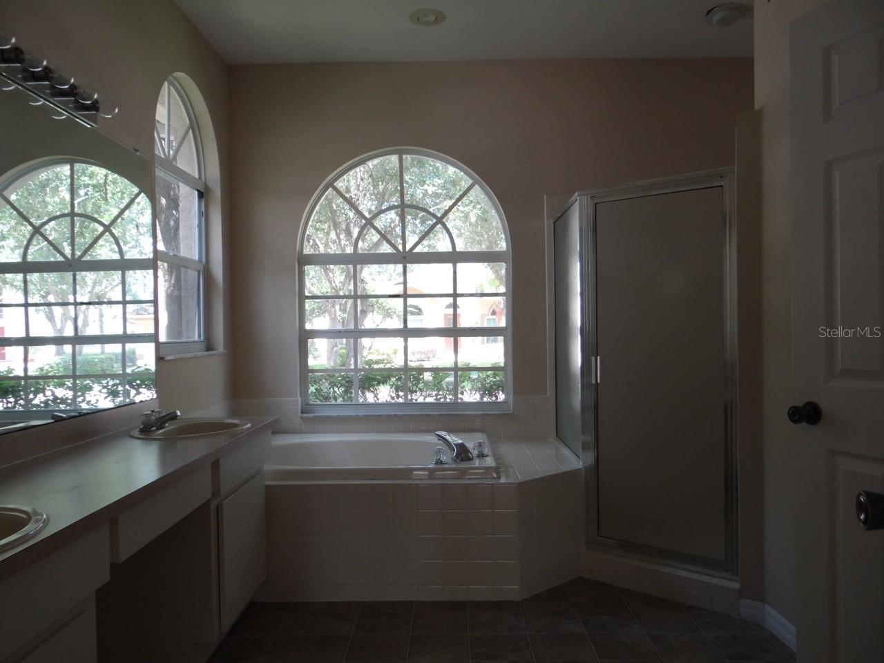 Image 16 of 18 For 17712 Hampshire Oak Drive