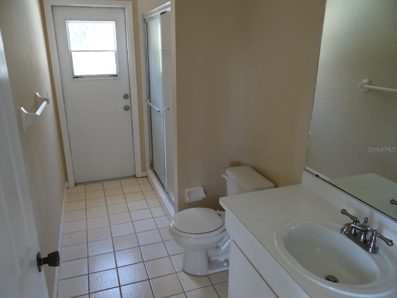 Image 8 of 18 For 17712 Hampshire Oak Drive