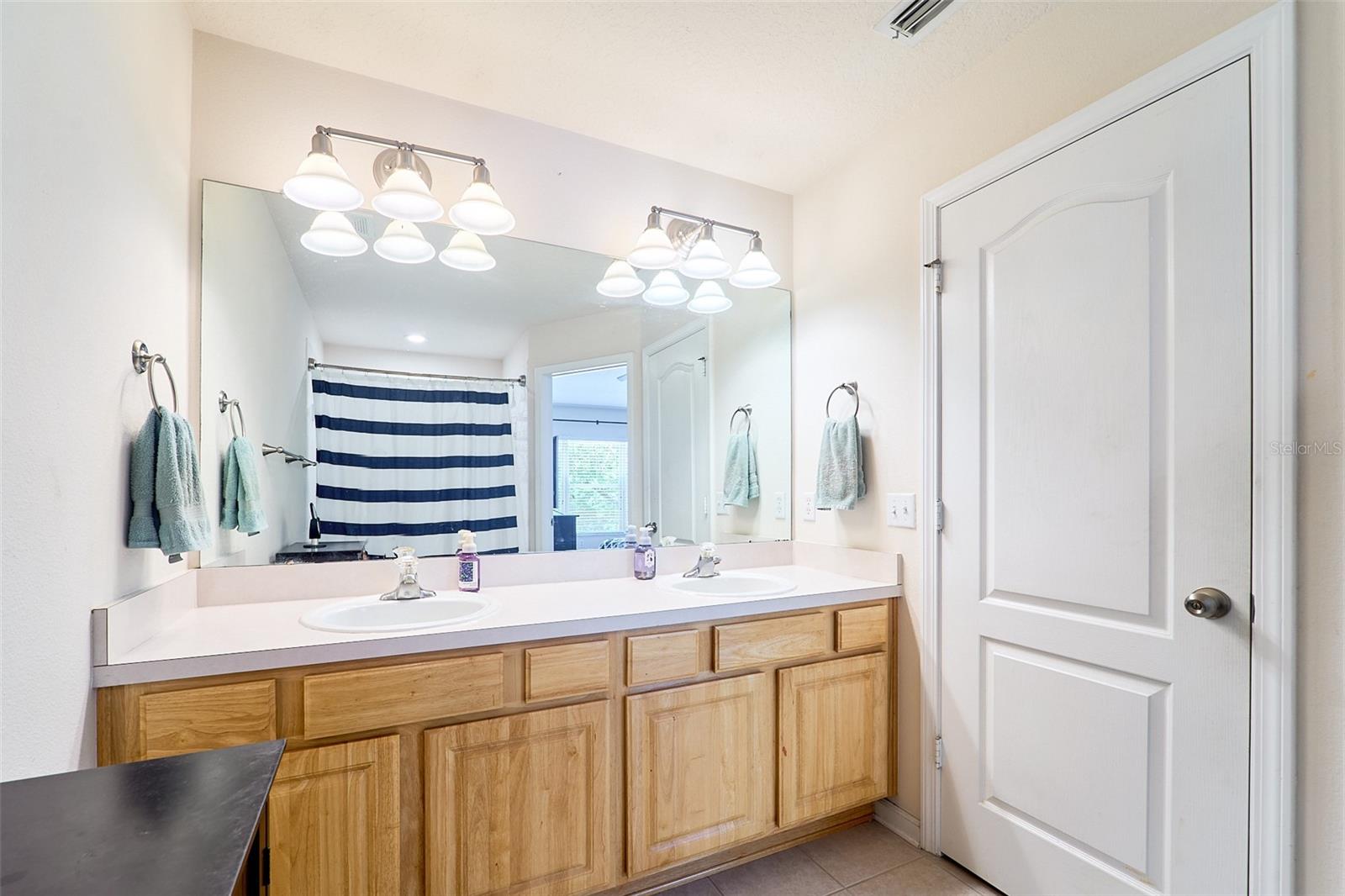 Image 24 of 43 For 5014 Pond Ridge Road