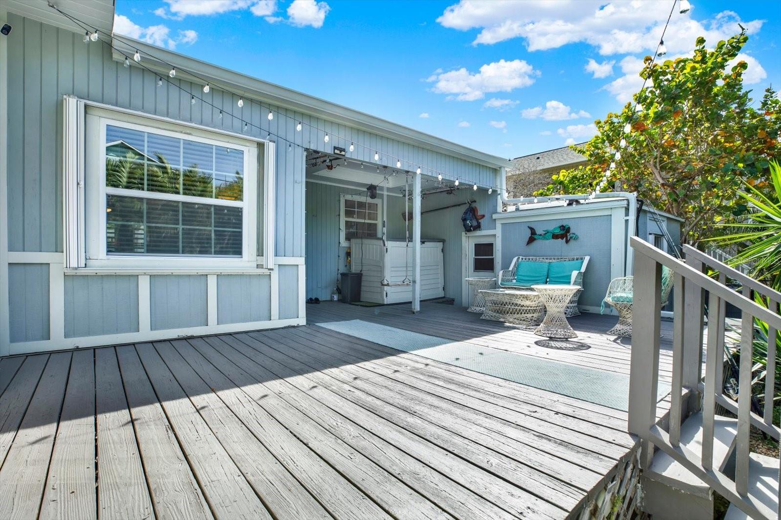Image 24 of 32 For 15656 1st Street E